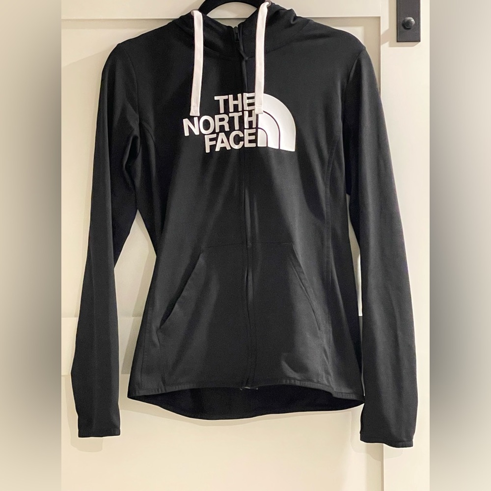 North face women’s lightweight zip up hoodie.
